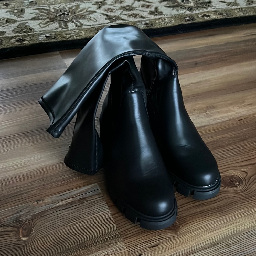 Knee high Steven madden boots